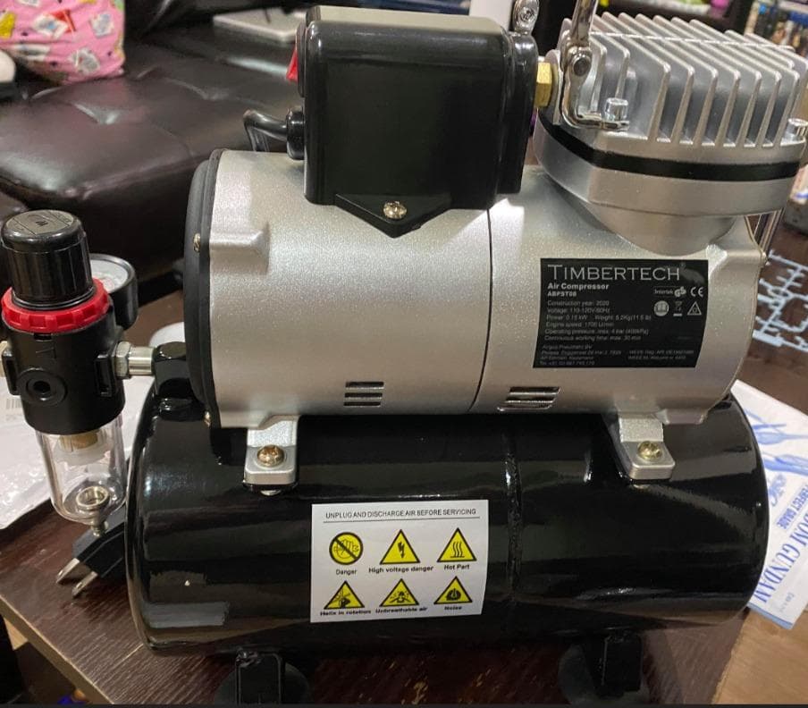 Best Airbrush Compressor For Makeup (Expert Picks) airbrush compressor with tank