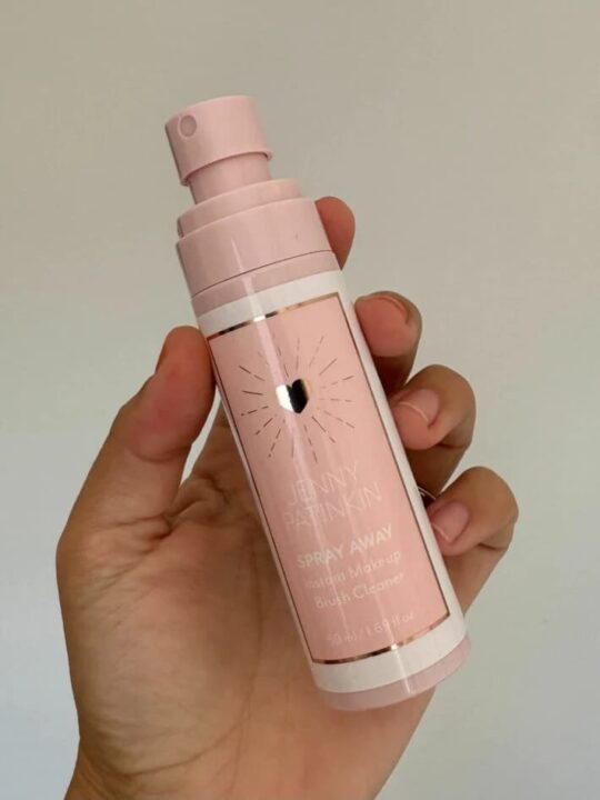 6 Best Antibacterial Makeup Brush Sprays for Quick Cleaning Jenny Patinkin Spray Away Instant Makeup Brush Cleaner