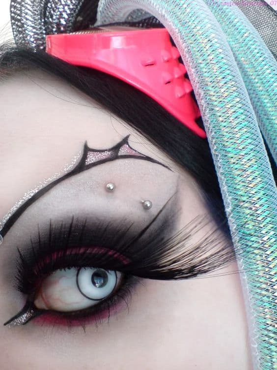9 Best Goth Eyeshadow Palettes That Redditors Swear By devil eye makeup look