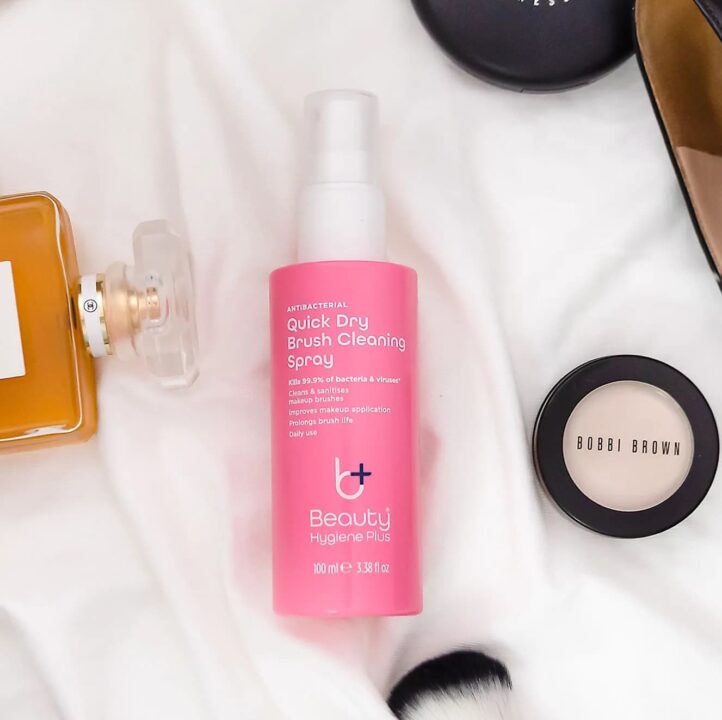 6 Best Antibacterial Makeup Brush Sprays for Quick Cleaning instant makeup brush cleaner