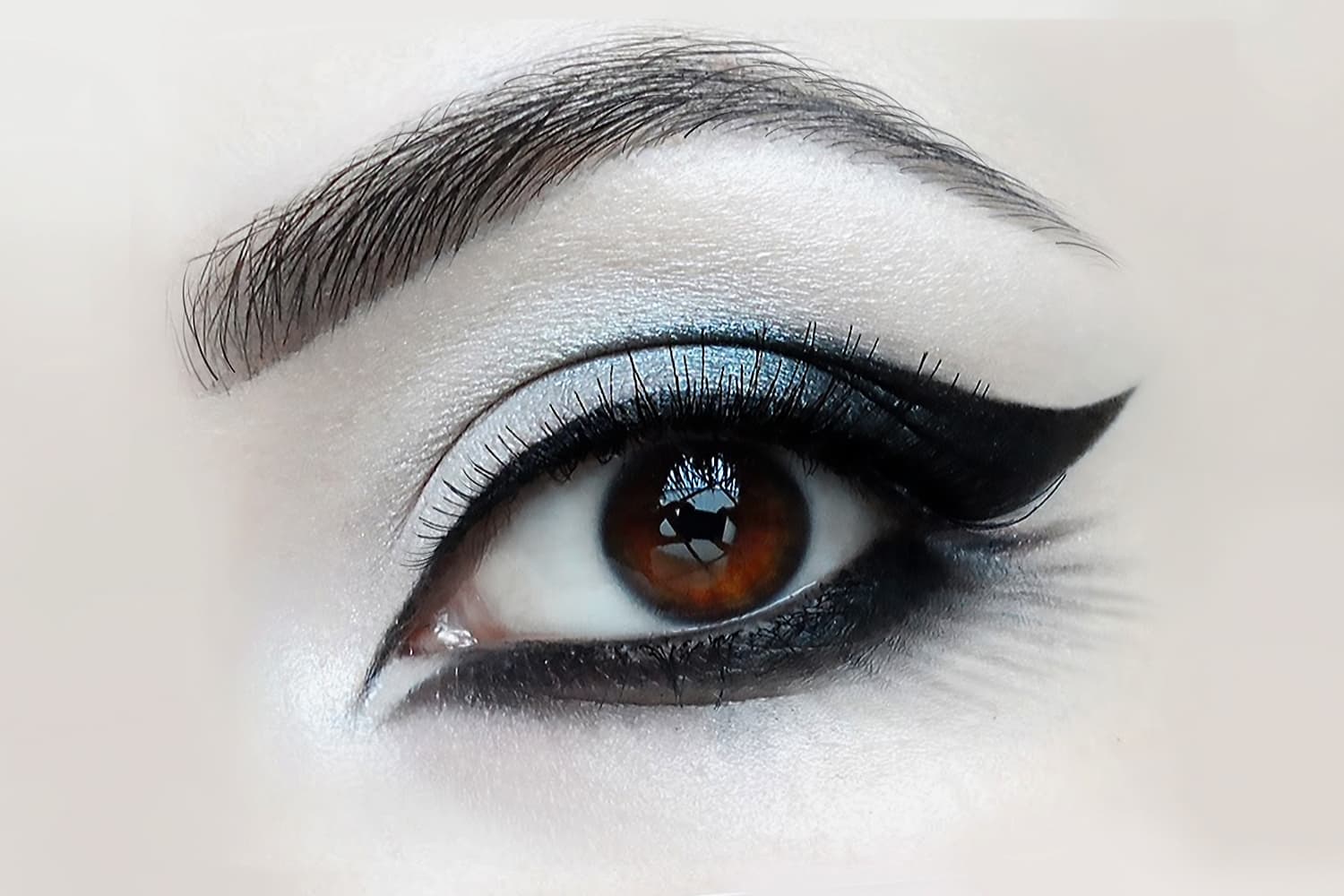 9 Best Goth Eyeshadow Palettes That Redditors Swear By witch eye makeup look