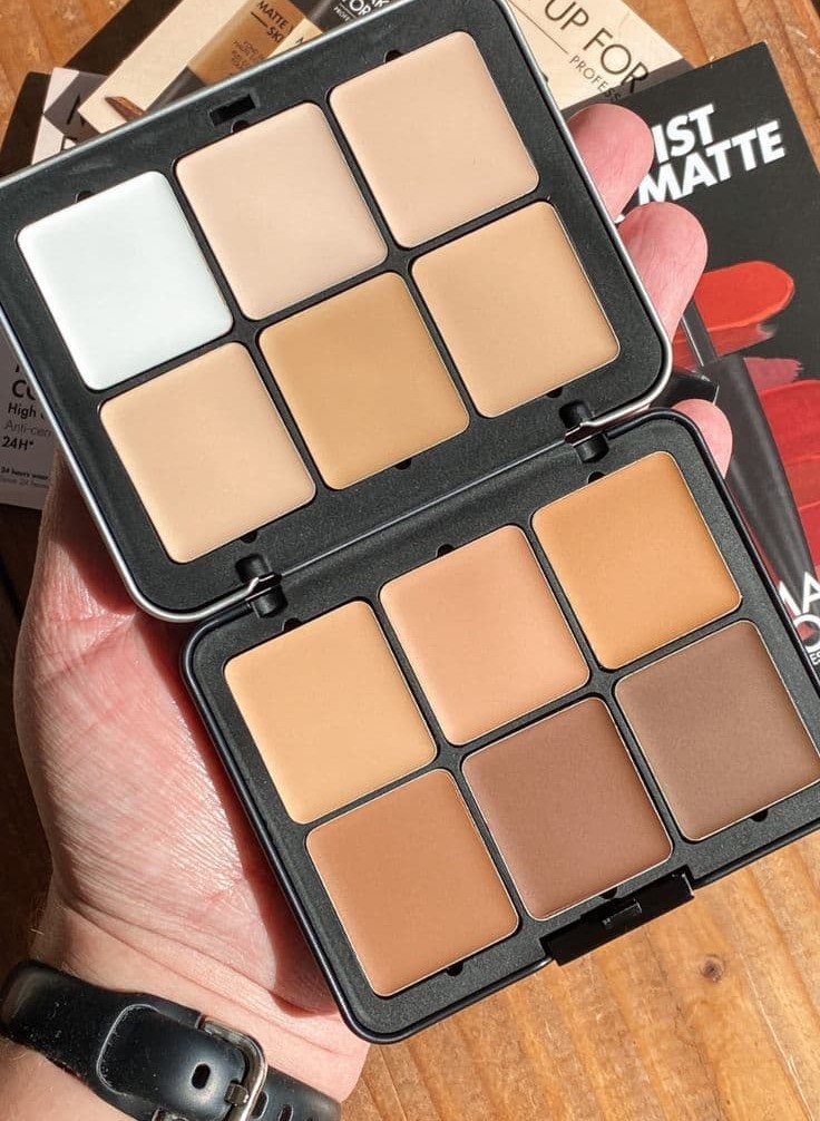 makeup forever ultra hd invisible cover cream foundation palette review​