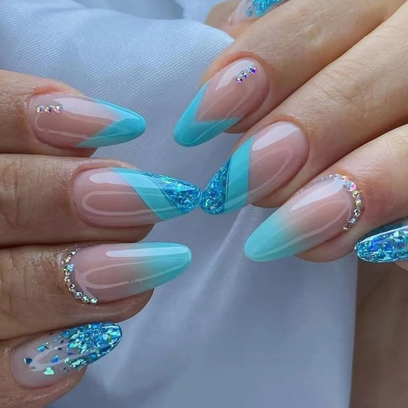 nail art with rhinestones design​