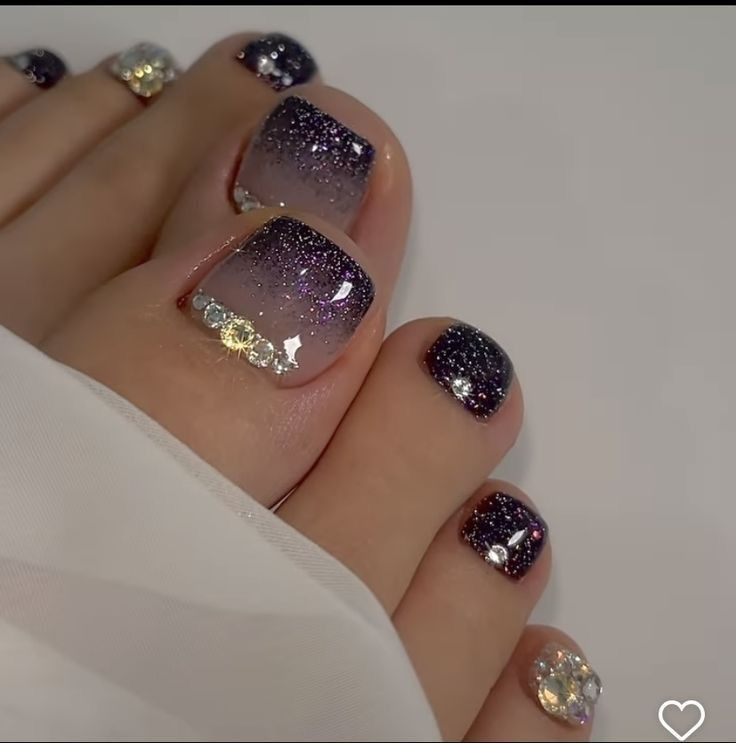 toe nail designs with rhinestones​