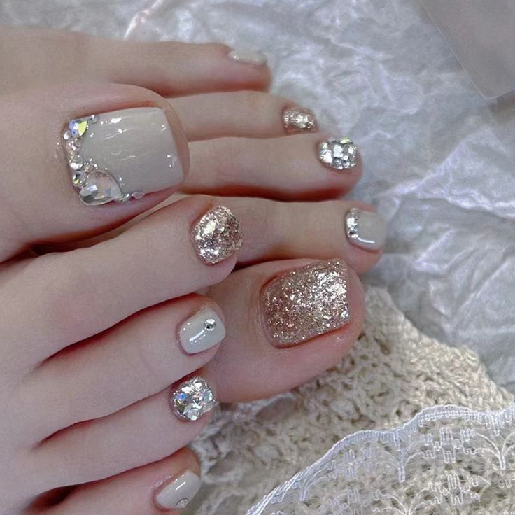 toe nail designs with rhinestones​ (5)