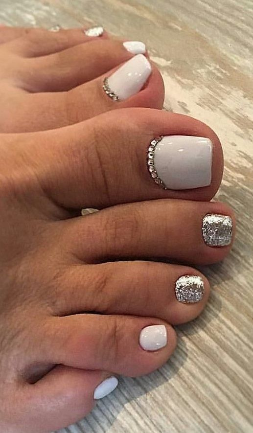 toe nail designs with rhinestones​ (5)