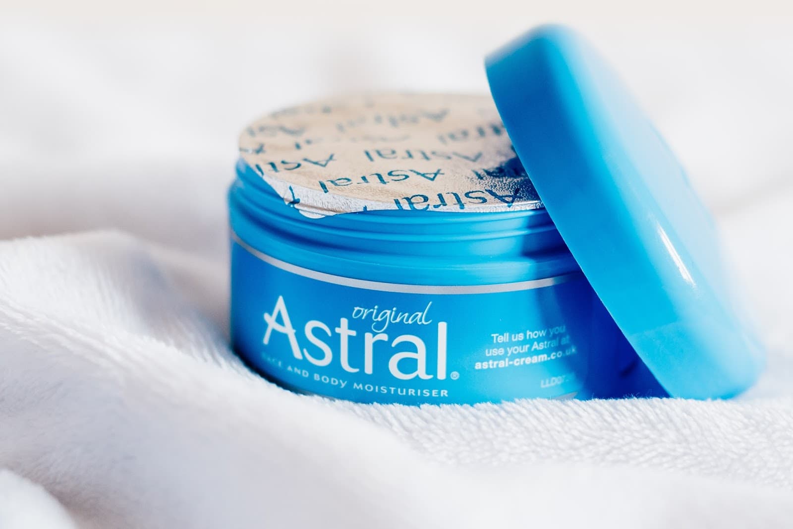 Astral Intensive Moisturiser